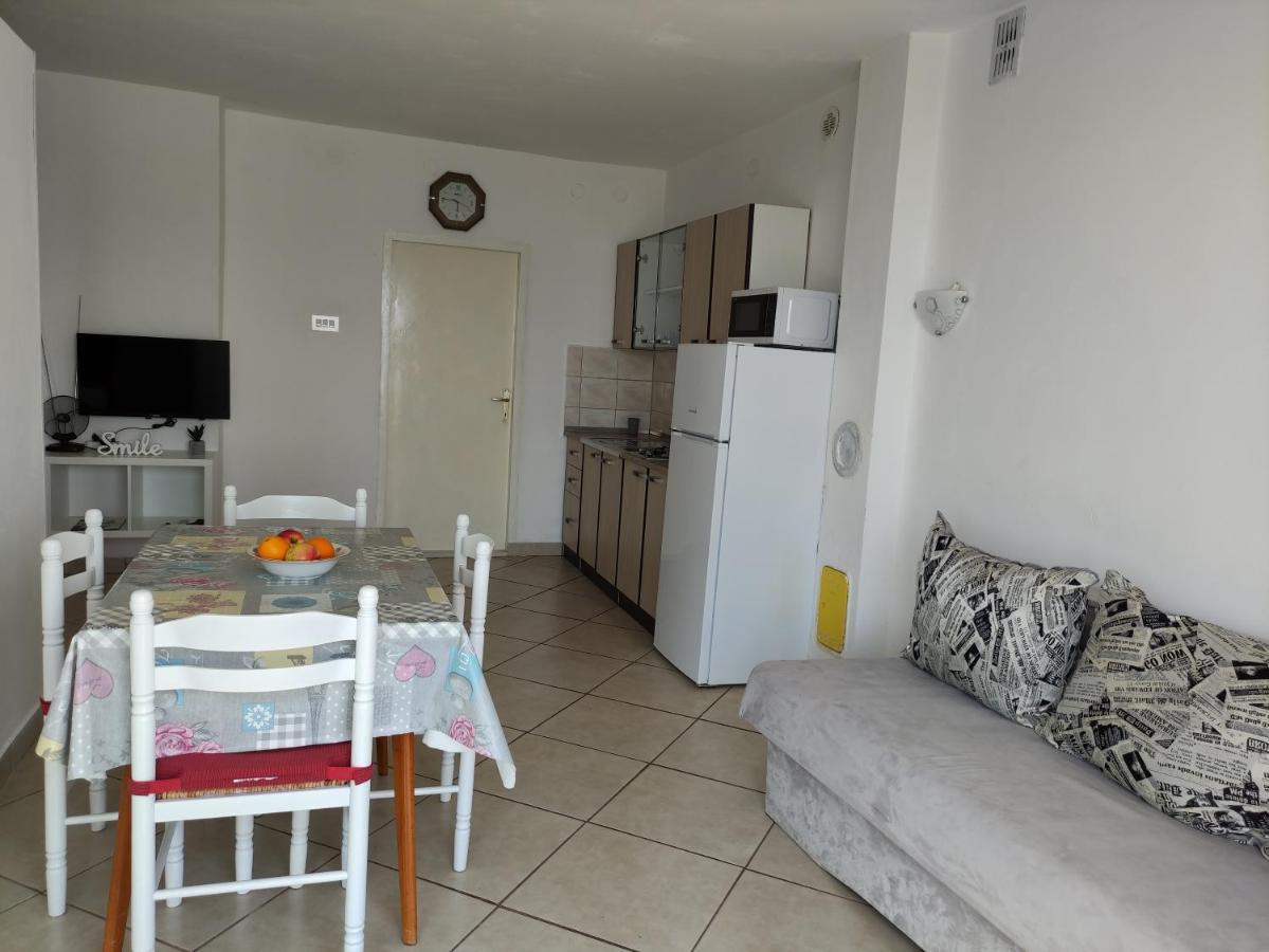 Apartmani Irena Veprinac Eksteriør billede